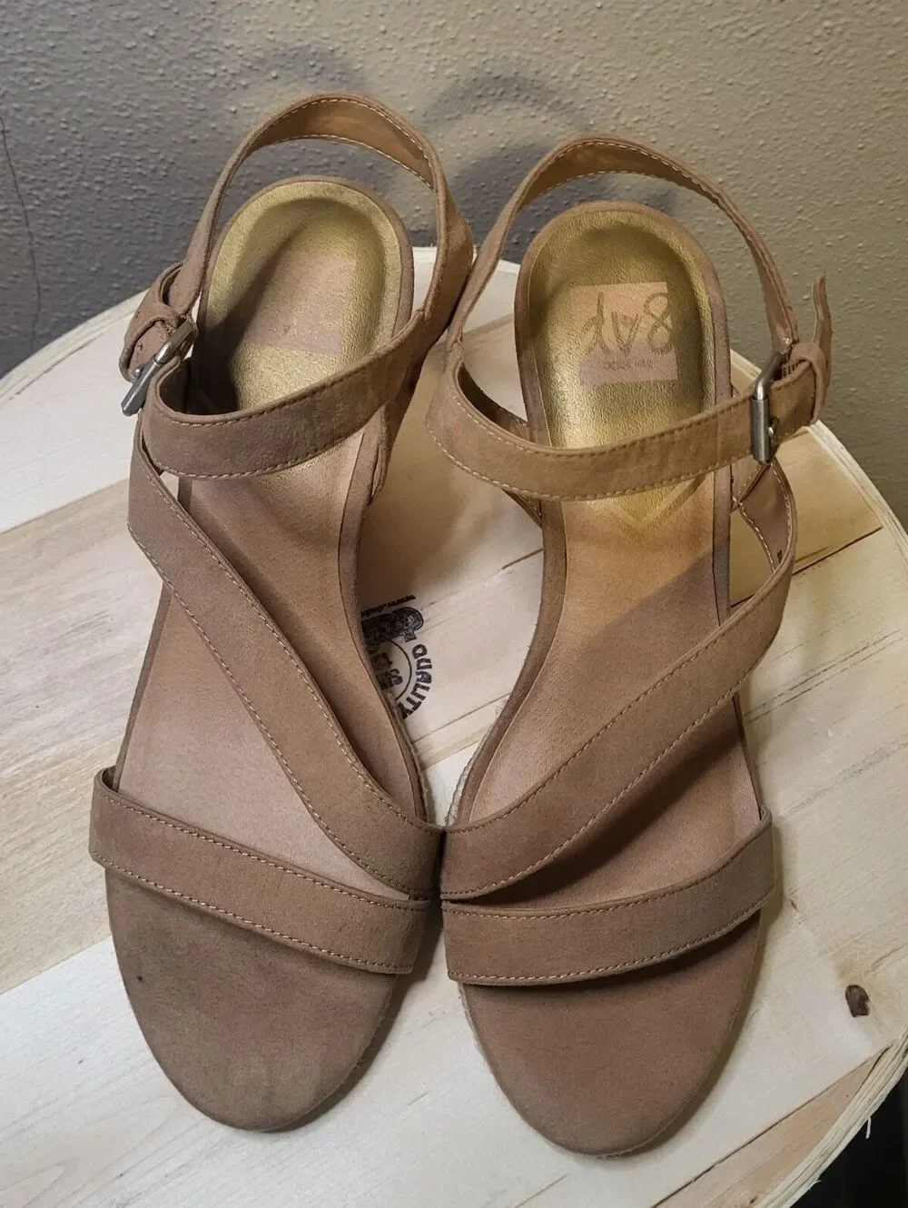 DV8 Dolce Vita Women’s Size 10 Tan Strappy Cork Wedge Sandals